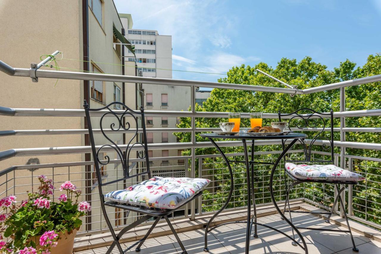 B&A - Center Of Split Apartment Exterior photo